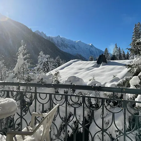 Tres Bel Avec Vue Exceptionnelle Et Piscine Interieure Dans La 아파트