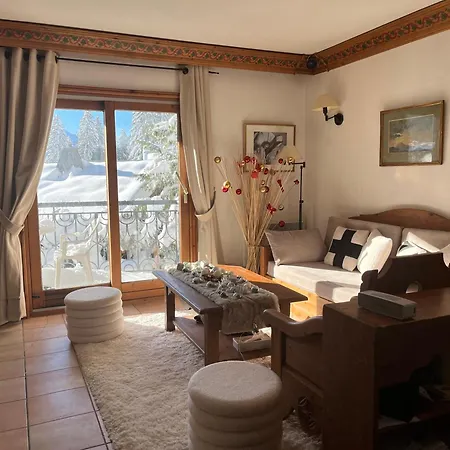 Tres Bel Avec Vue Exceptionnelle Et Piscine Interieure Dans La *