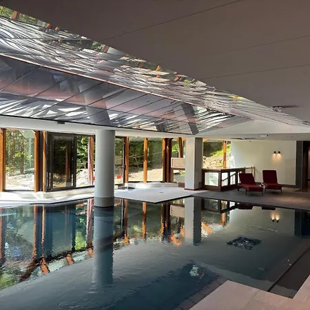 Tres Bel Avec Vue Exceptionnelle Et Piscine Interieure Dans La 아파트 *